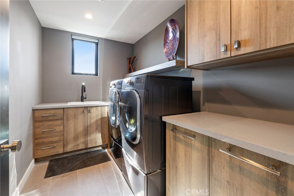 1002 Huntington Street