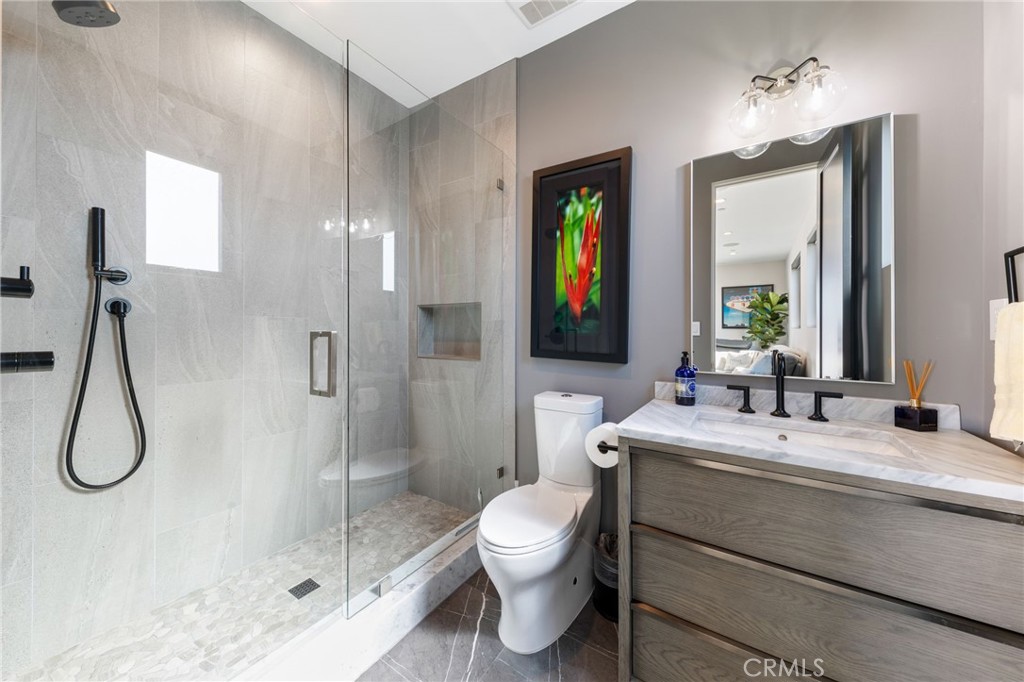 1002 Huntington Street