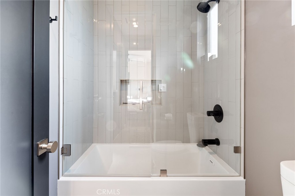 1002 Huntington Street