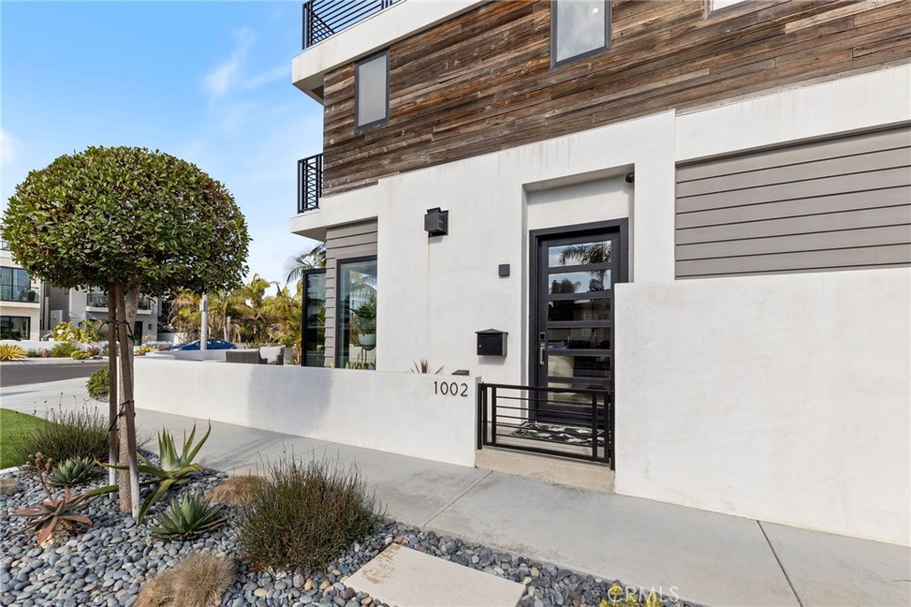 1002 Huntington Street