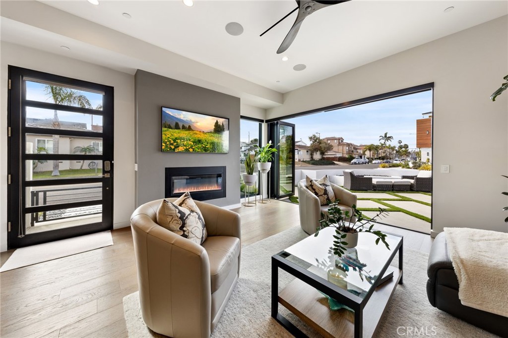 1002 Huntington Street