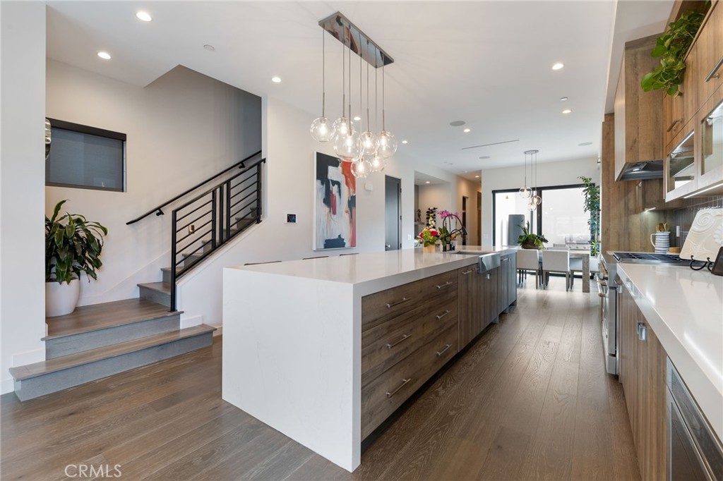 1002 Huntington Street