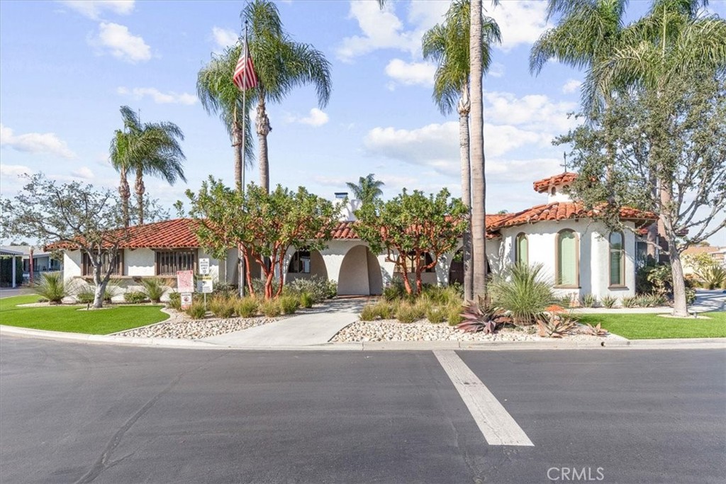 7271 Katella Avenue 100