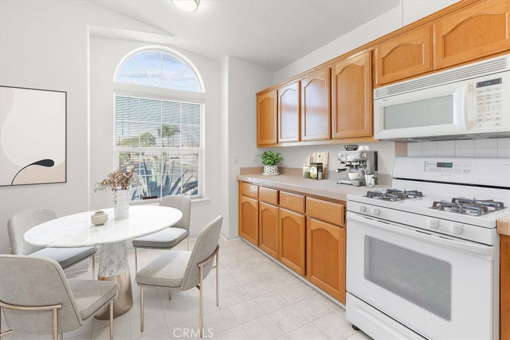 7271 Katella Avenue 100