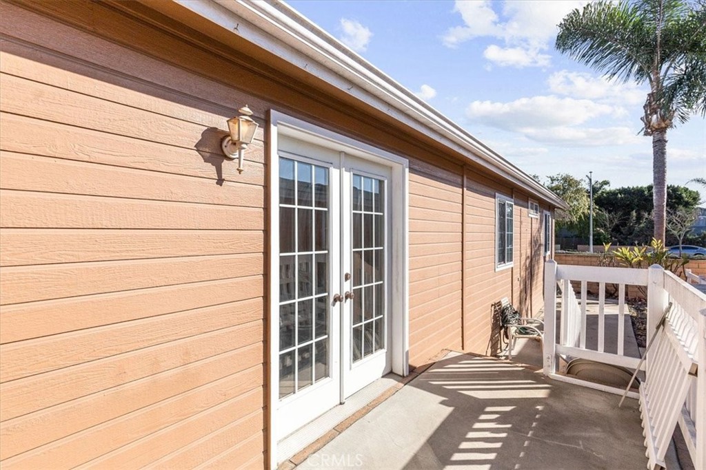 7271 Katella Avenue 100