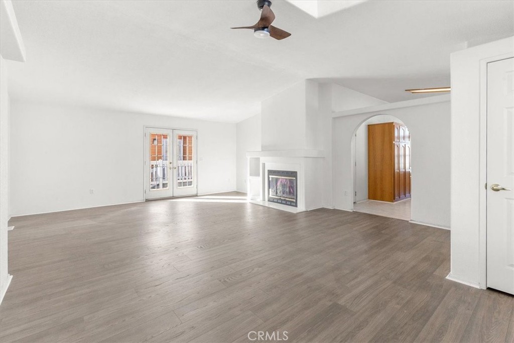 7271 Katella Avenue 100