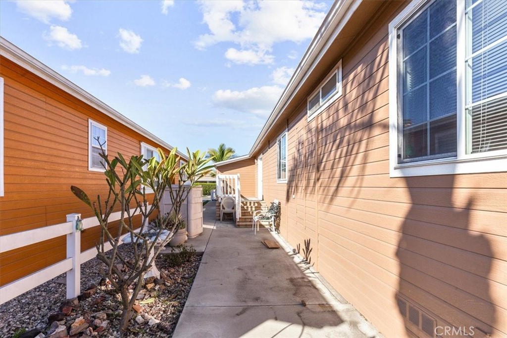 7271 Katella Avenue 100