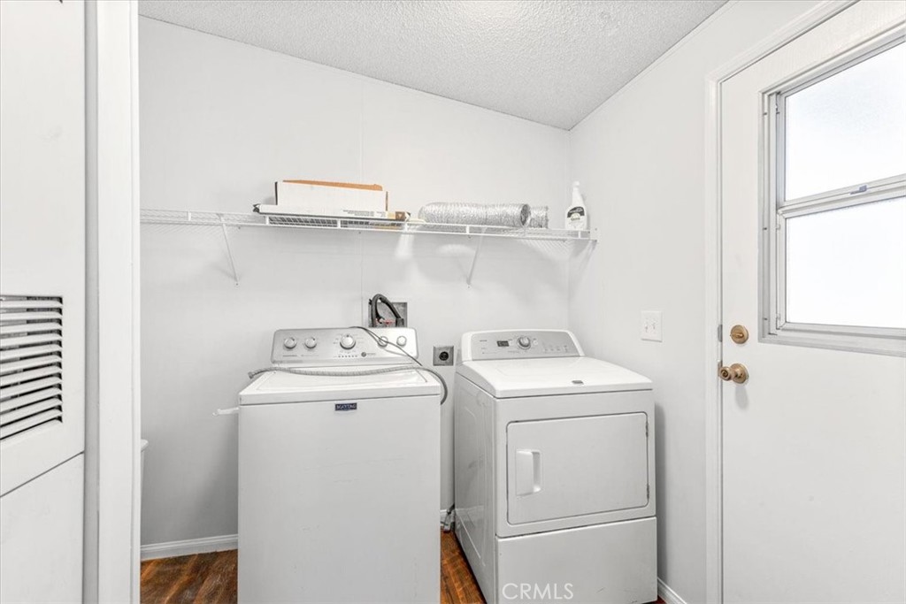 9080 Bloomfield Avenue 193