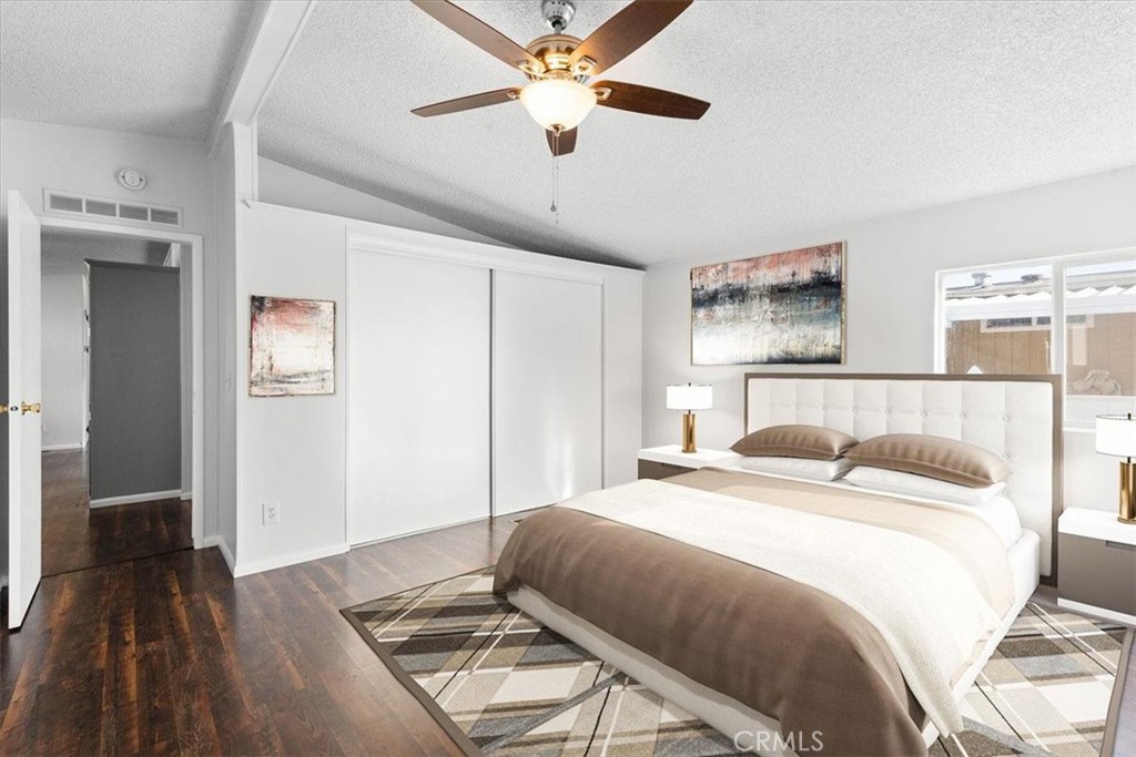 9080 Bloomfield Avenue 193