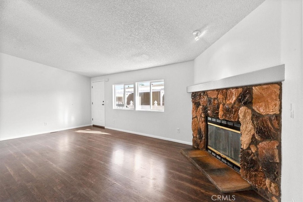 9080 Bloomfield Avenue 193