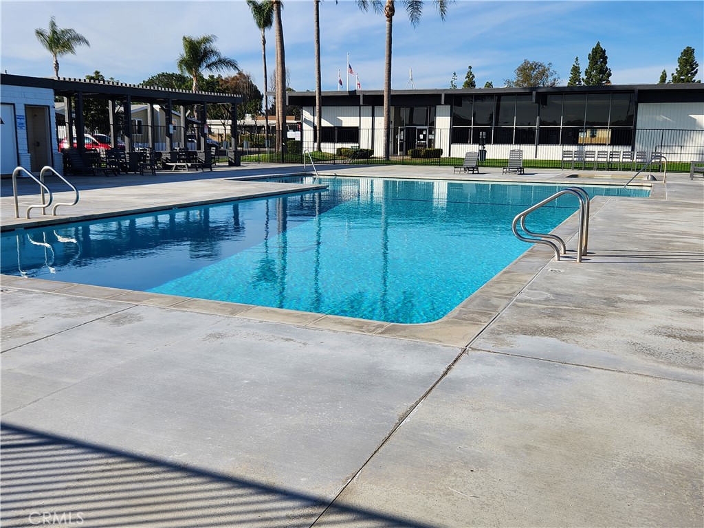 9080 Bloomfield Avenue 193