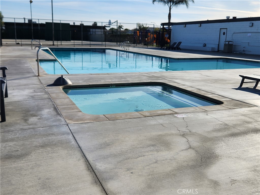 9080 Bloomfield Avenue 193