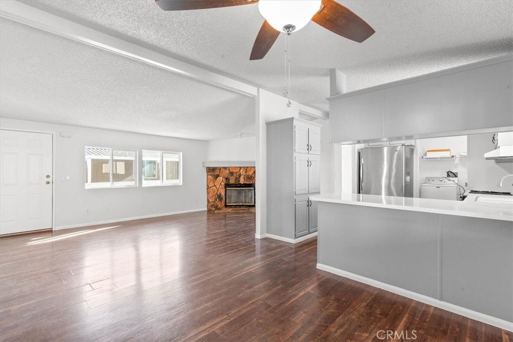 9080 Bloomfield Avenue 193