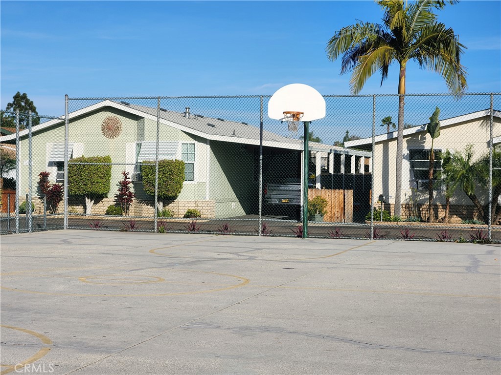 9080 Bloomfield Avenue 193
