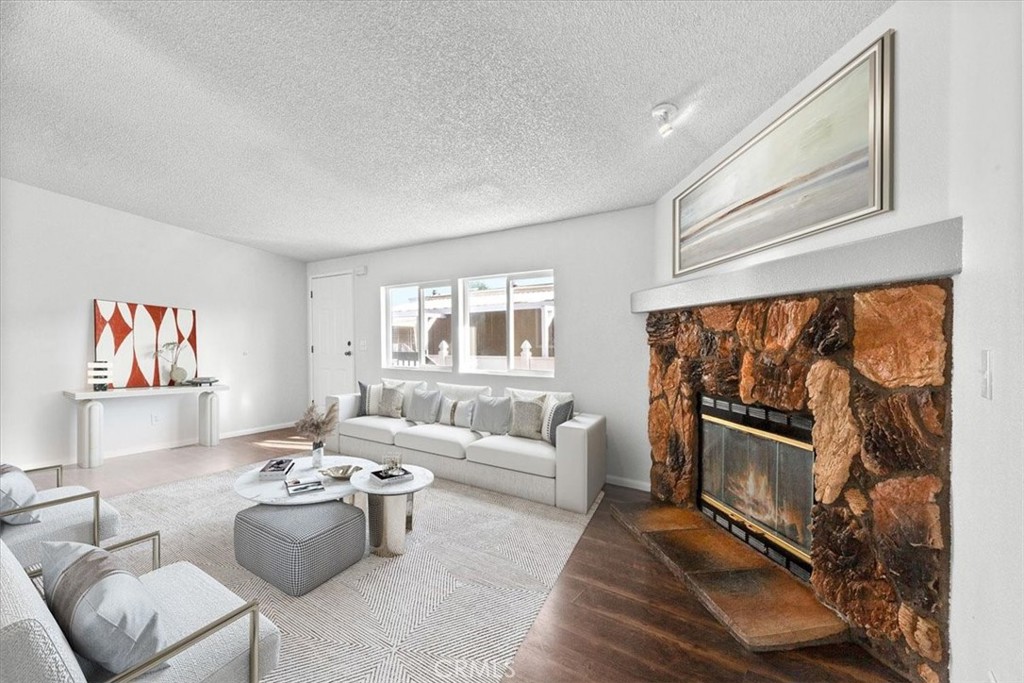 9080 Bloomfield Avenue 193