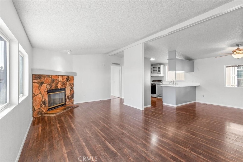 9080 Bloomfield Avenue 193