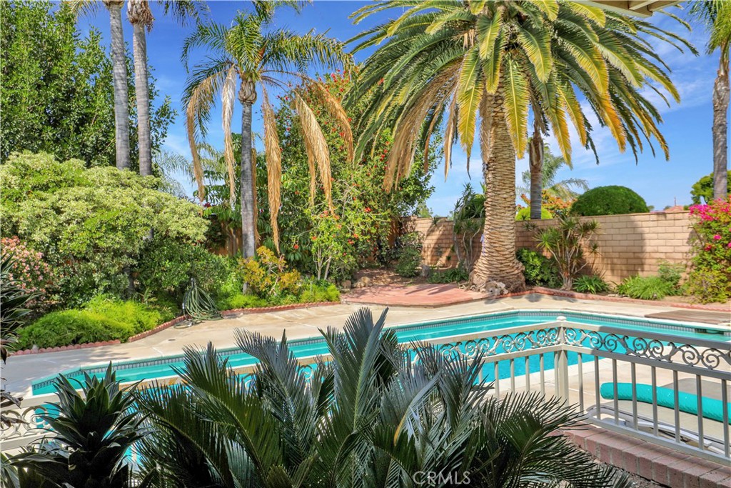 1185 Bridgeport Road