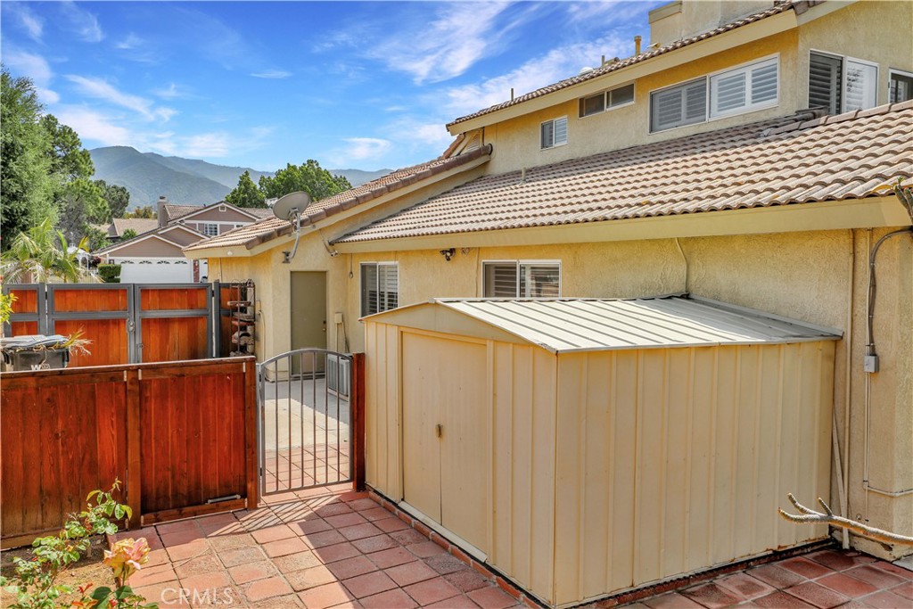 1185 Bridgeport Road