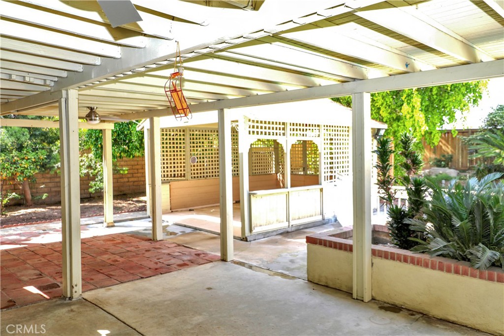 1185 Bridgeport Road