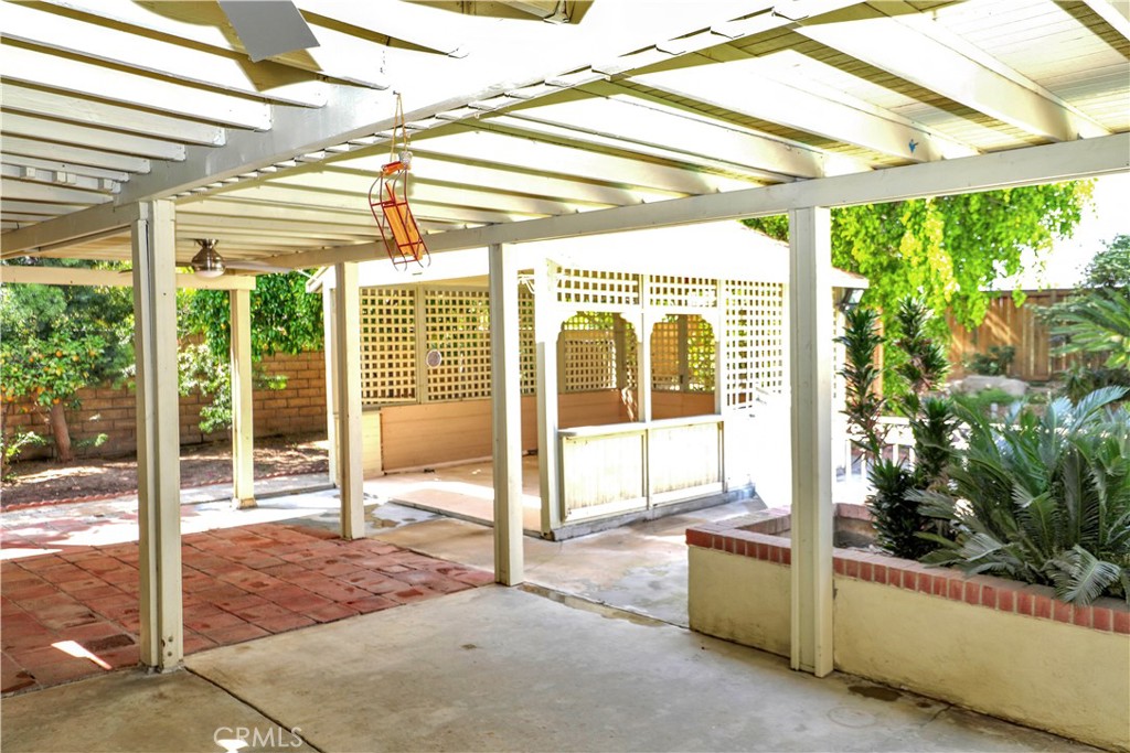1185 Bridgeport Road