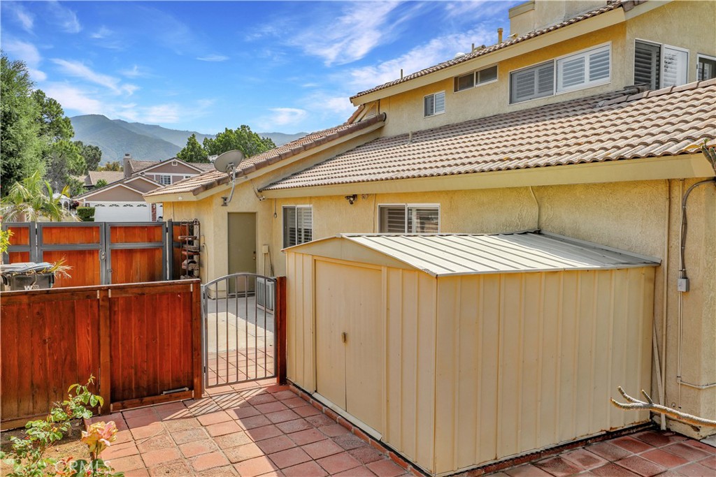 1185 Bridgeport Road