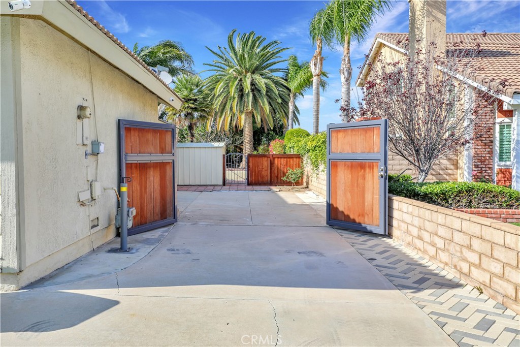 1185 Bridgeport Road