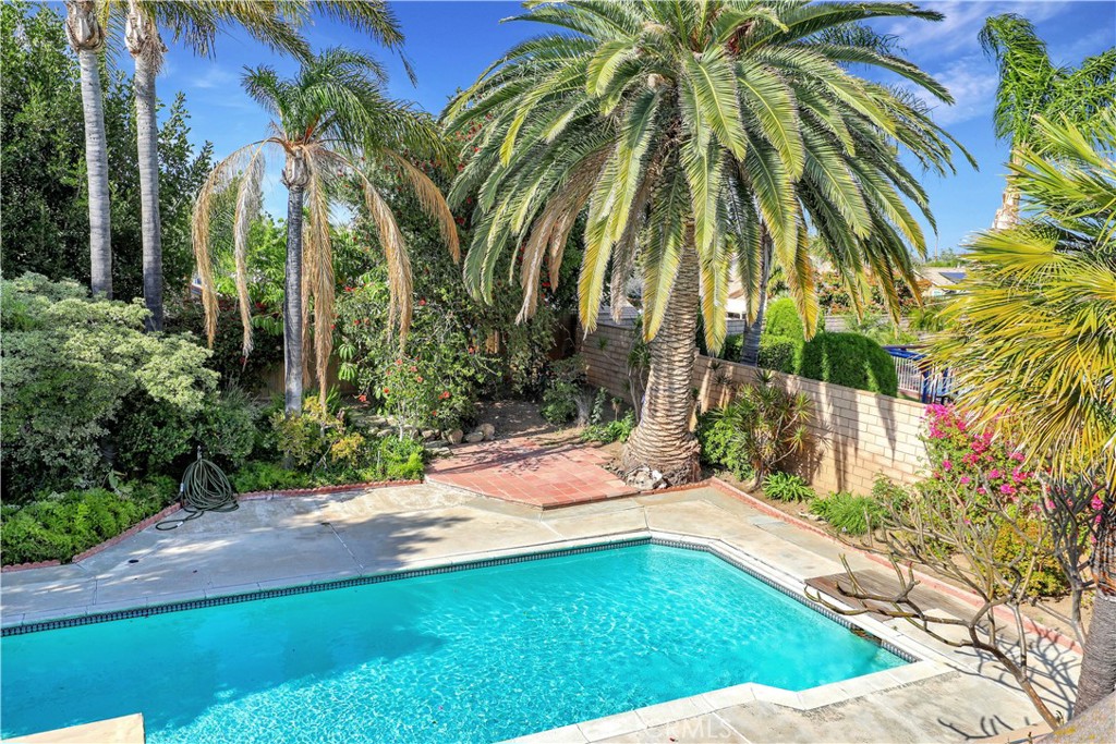 1185 Bridgeport Road