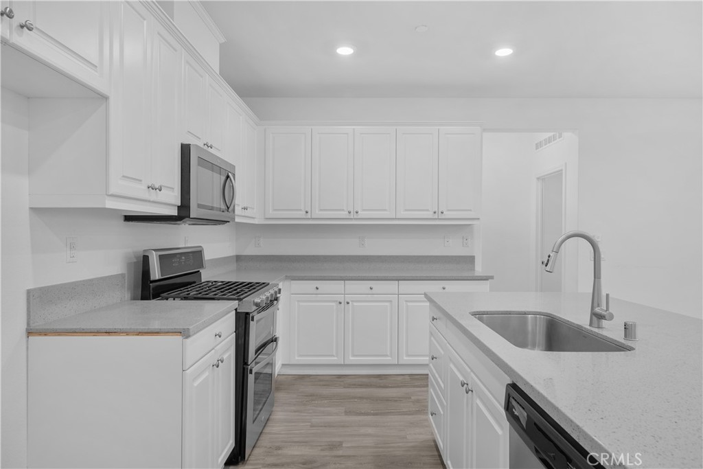 2600 E Barnvelder Court