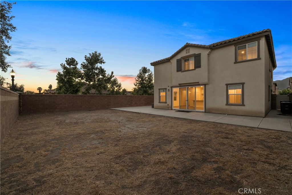 2600 E Barnvelder Court