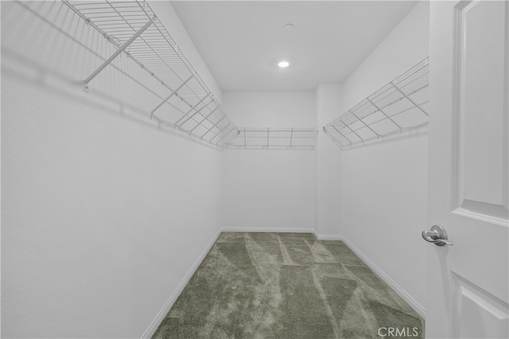 2600 E Barnvelder Court