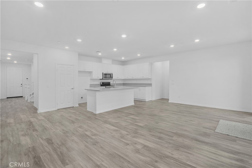 2600 E Barnvelder Court