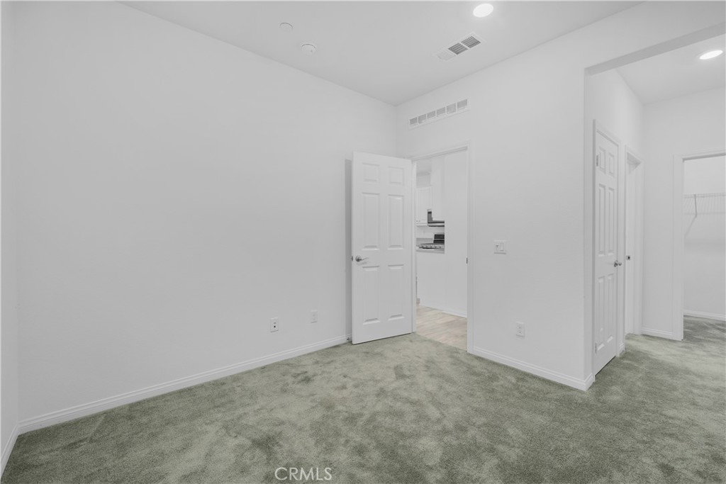 2600 E Barnvelder Court