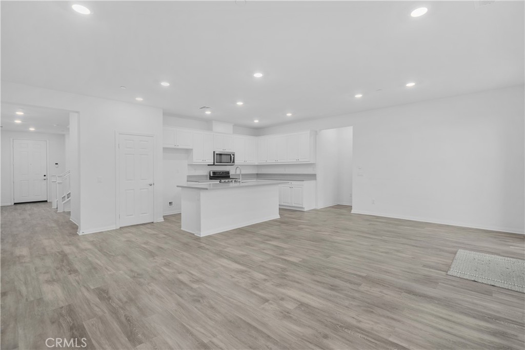 2600 E Barnvelder Court