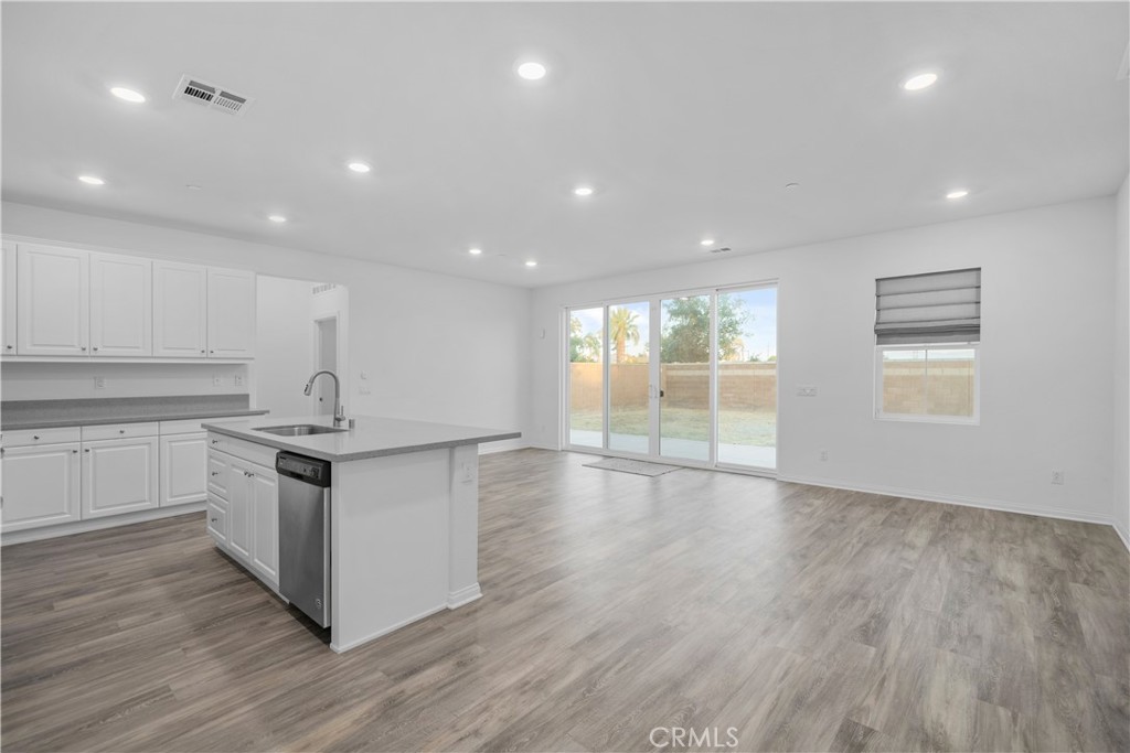 2600 E Barnvelder Court