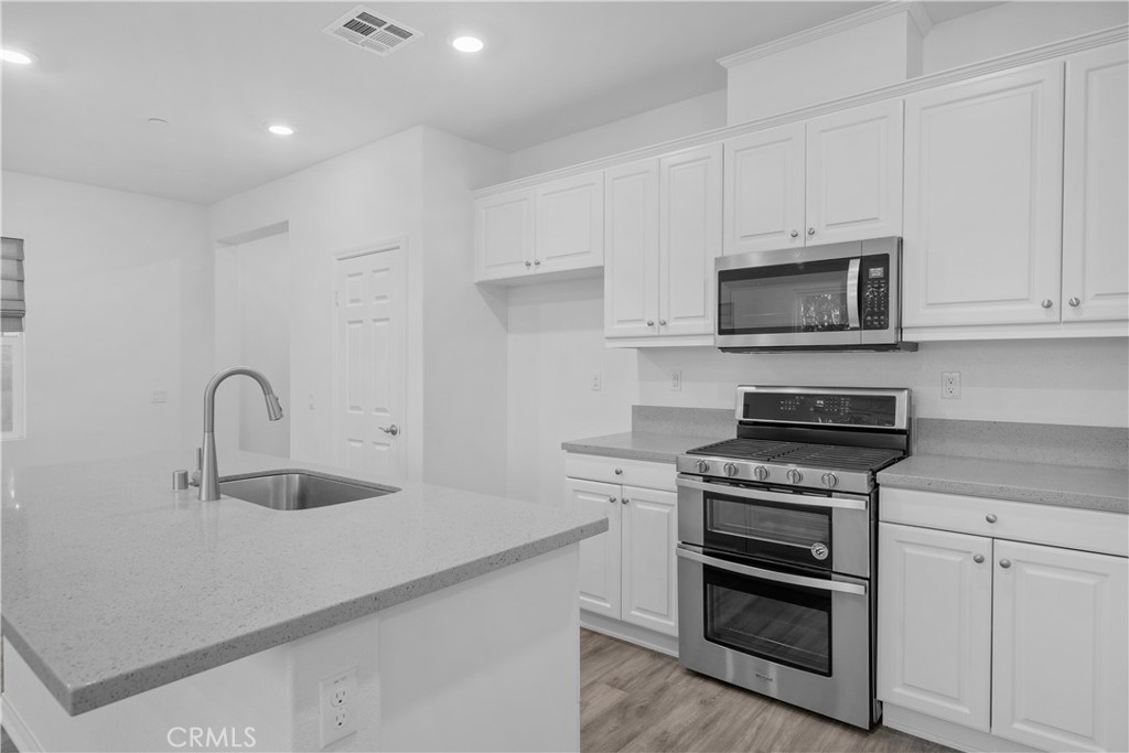 2600 E Barnvelder Court