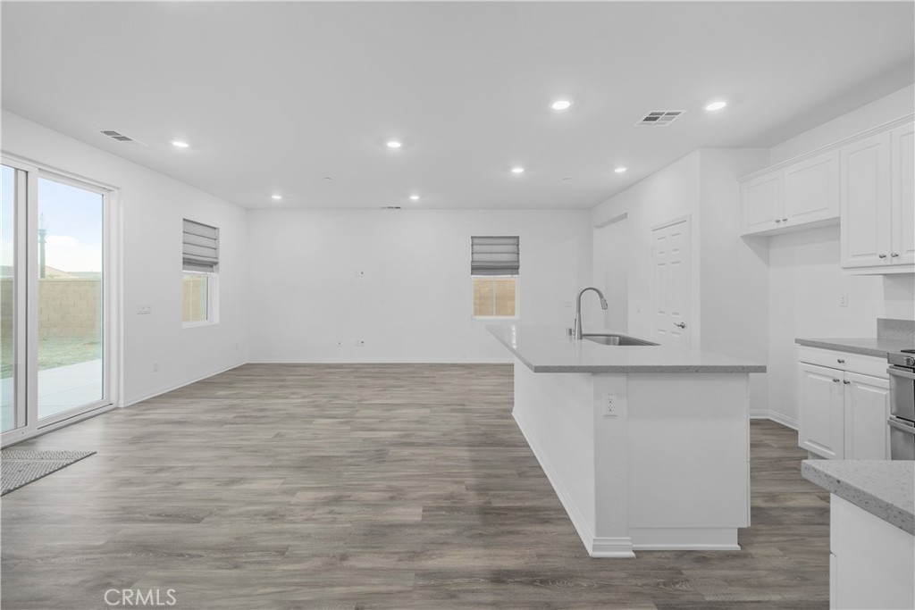 2600 E Barnvelder Court