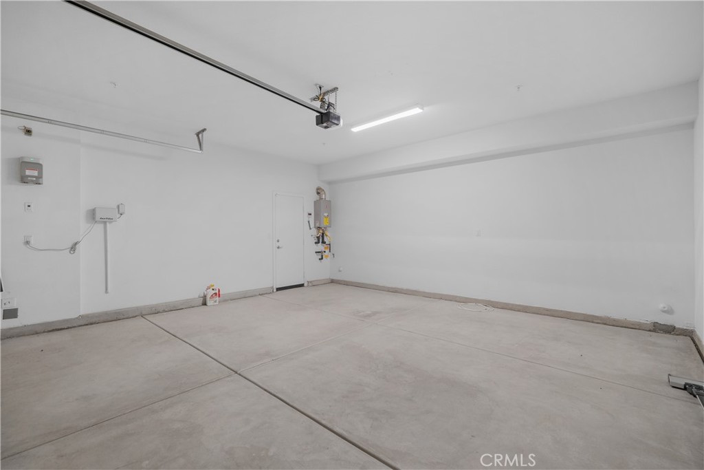 2600 E Barnvelder Court