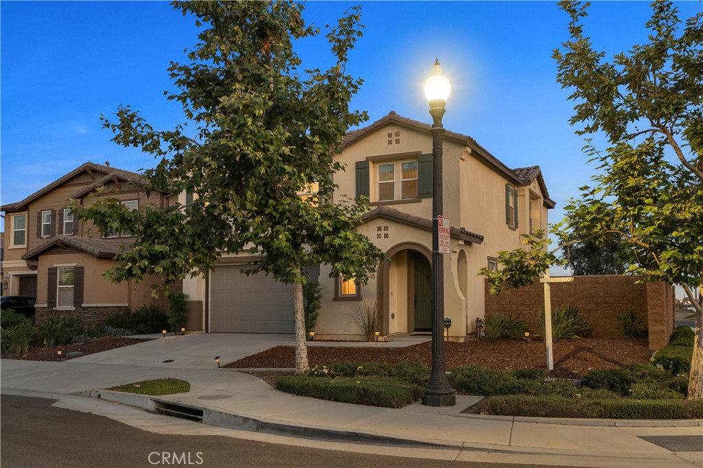 2600 E Barnvelder Court