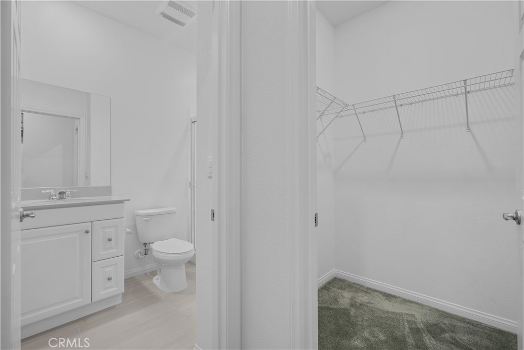 2600 E Barnvelder Court