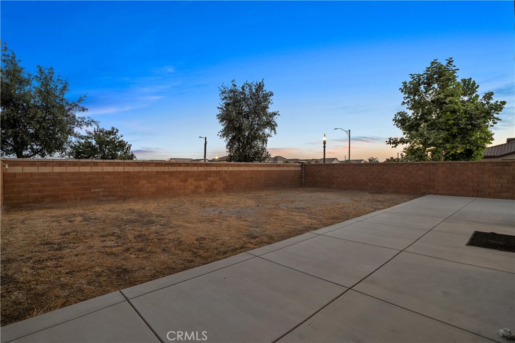 2600 E Barnvelder Court