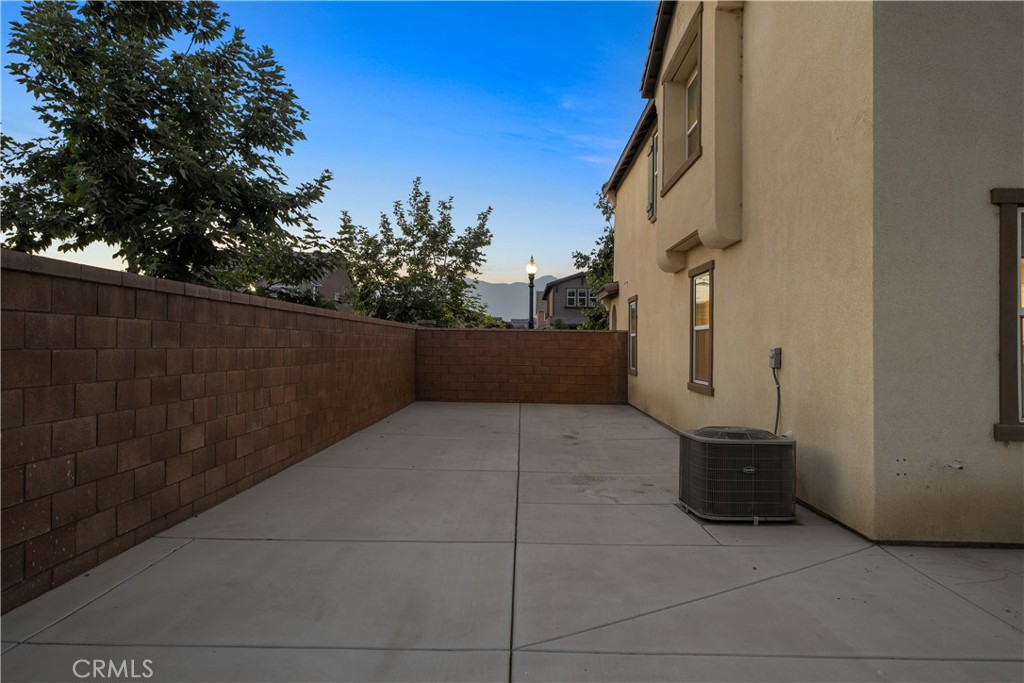 2600 E Barnvelder Court