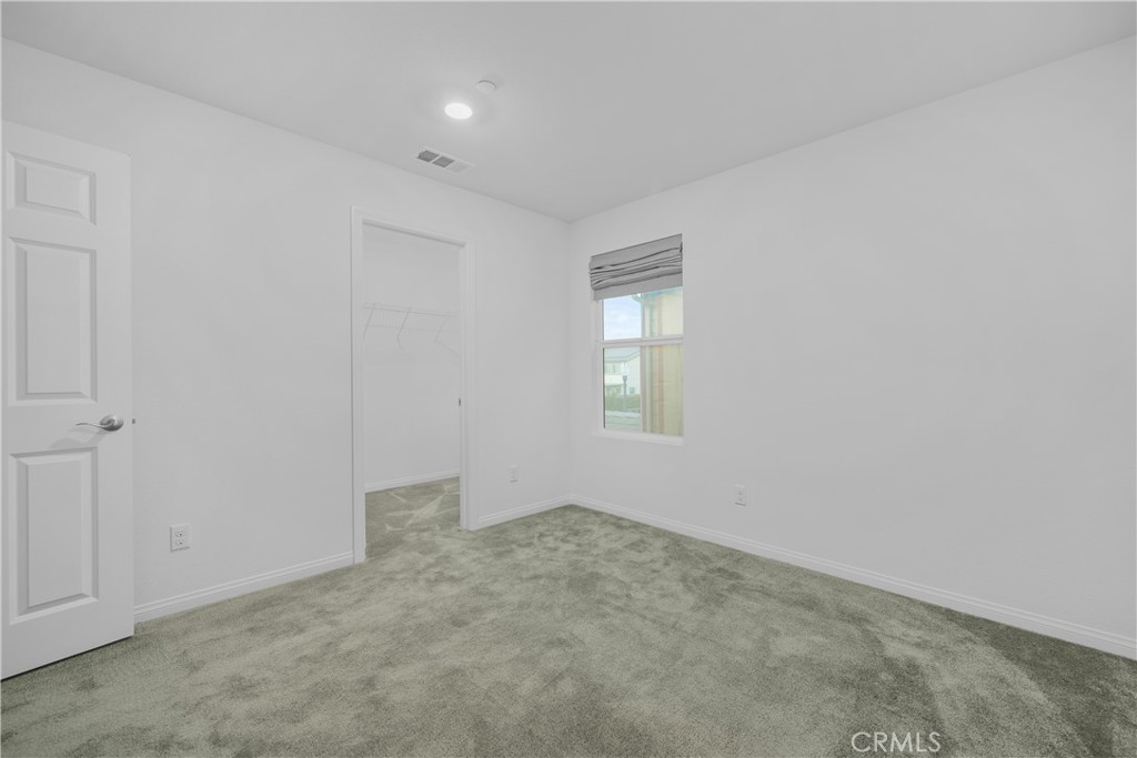 2600 E Barnvelder Court