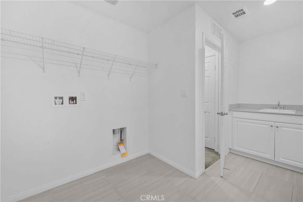 2600 E Barnvelder Court