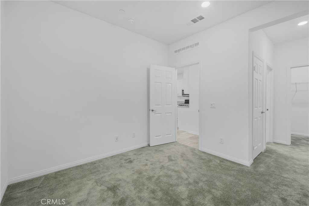 2600 E Barnvelder Court