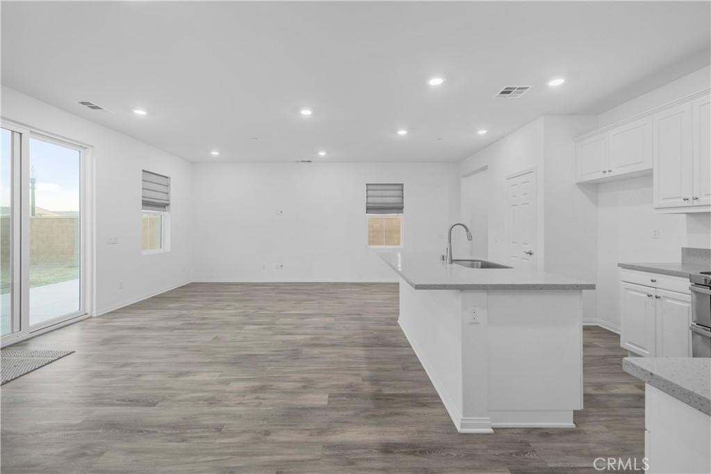 2600 E Barnvelder Court