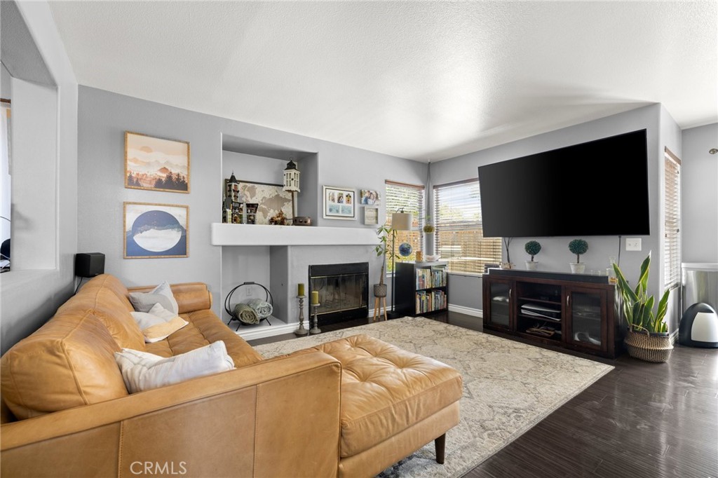 943 Miraflores Drive