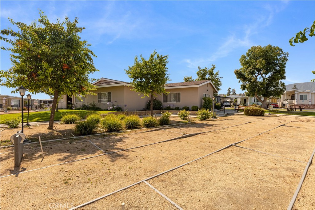 301 E Foothill Boulevard 28