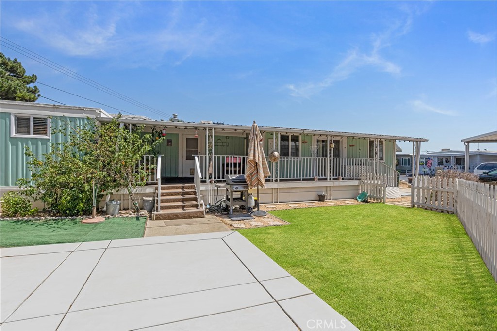 301 E Foothill Boulevard 28