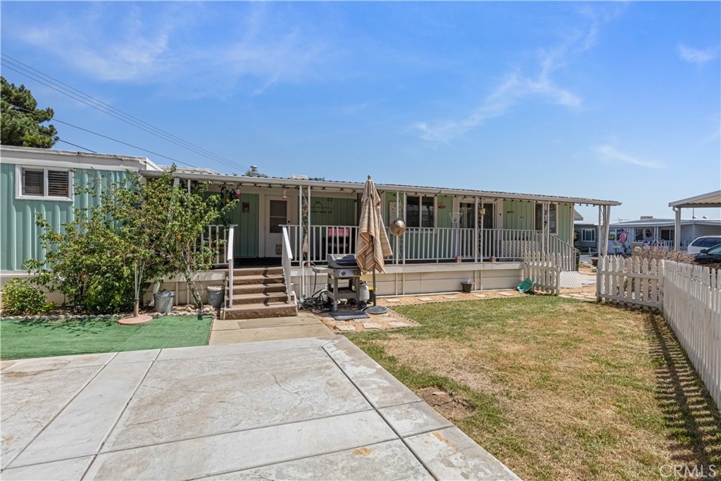 301 E Foothill Boulevard 28