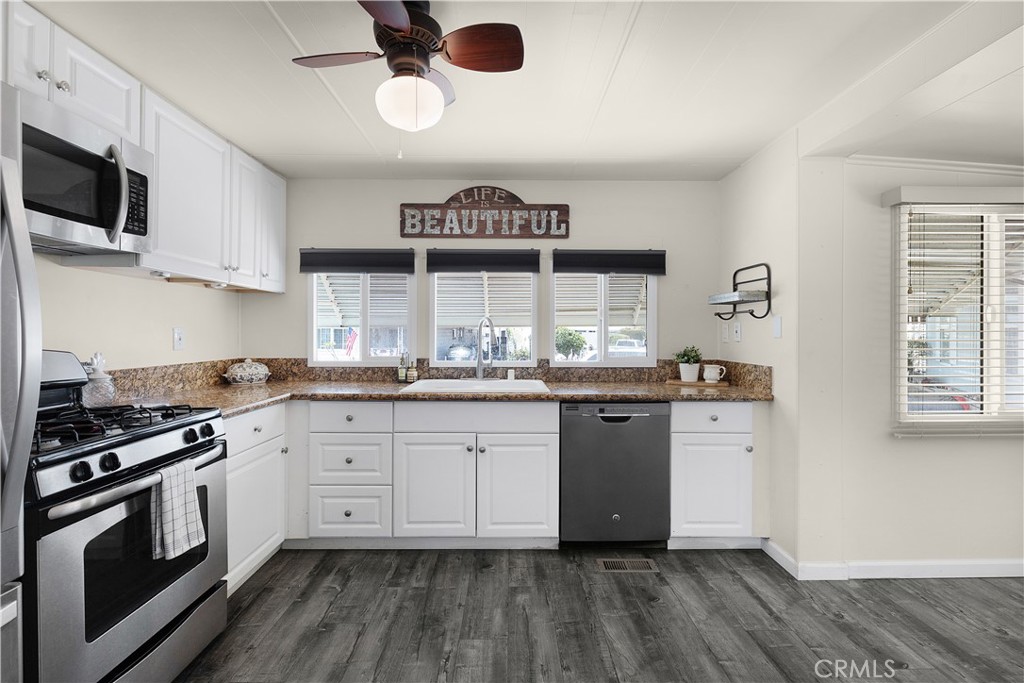 301 E Foothill Boulevard 28